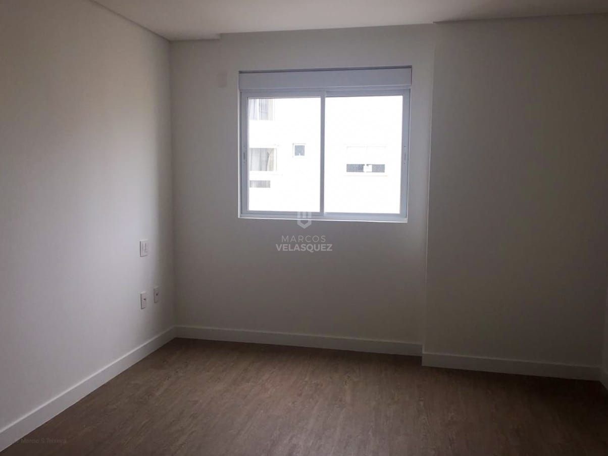 Apartamento à venda com 4 quartos, 167m² - Foto 3