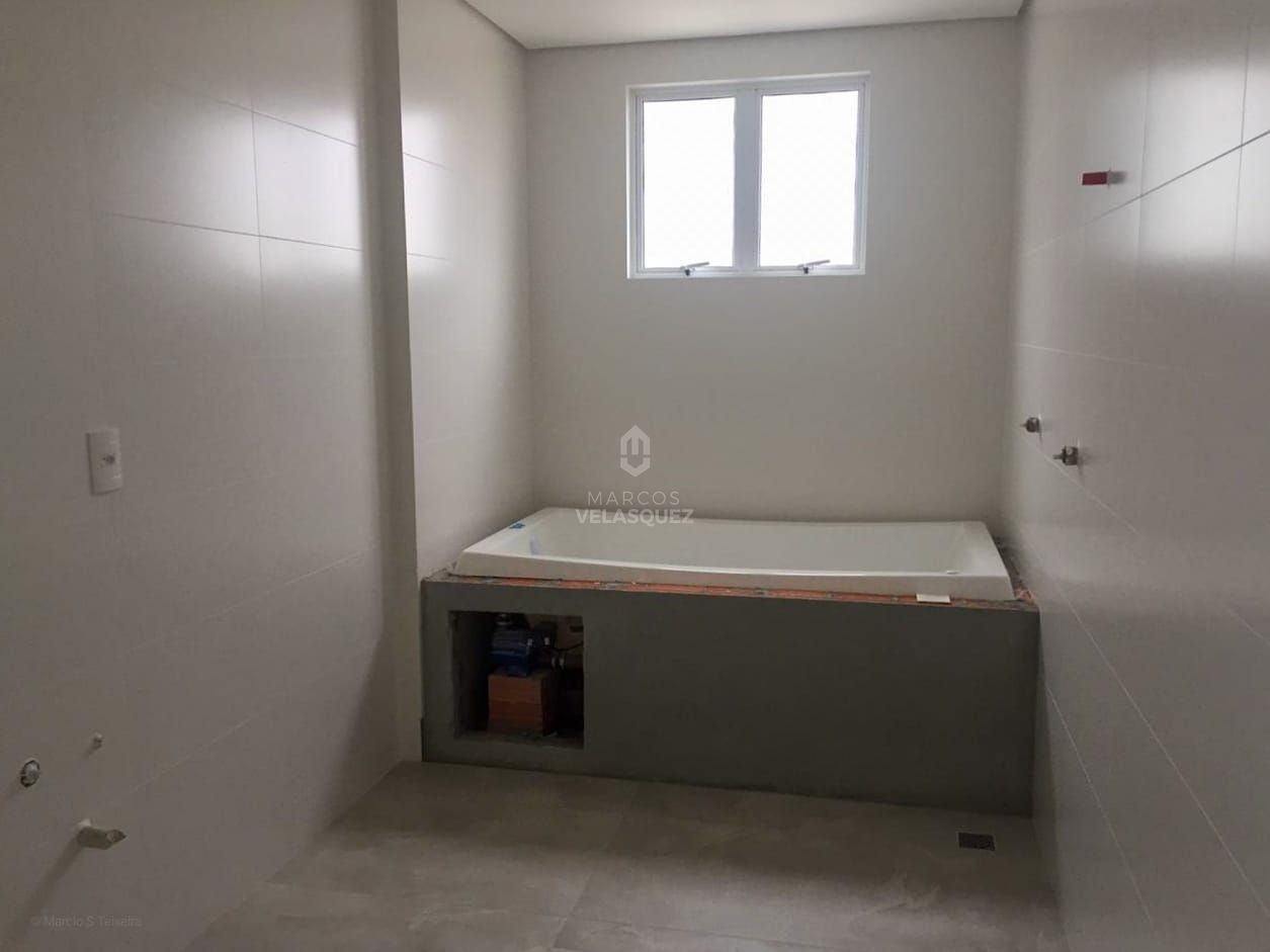 Apartamento à venda com 4 quartos, 167m² - Foto 13