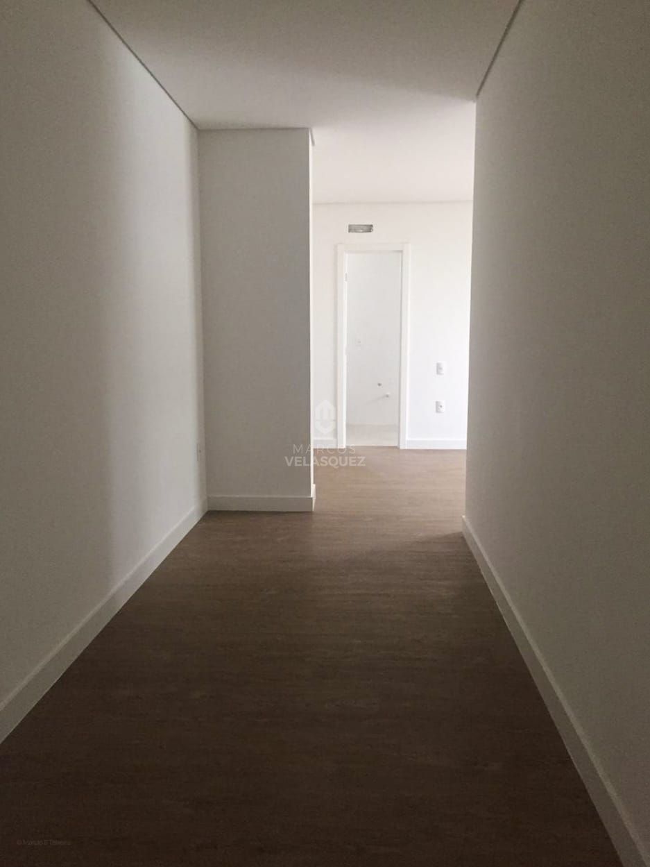 Apartamento à venda com 4 quartos, 167m² - Foto 7