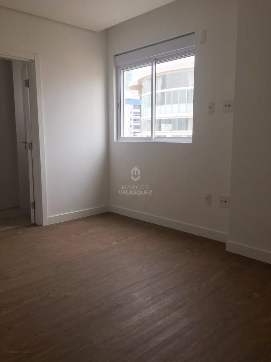 Apartamento à venda com 4 quartos, 167m² - Foto 6