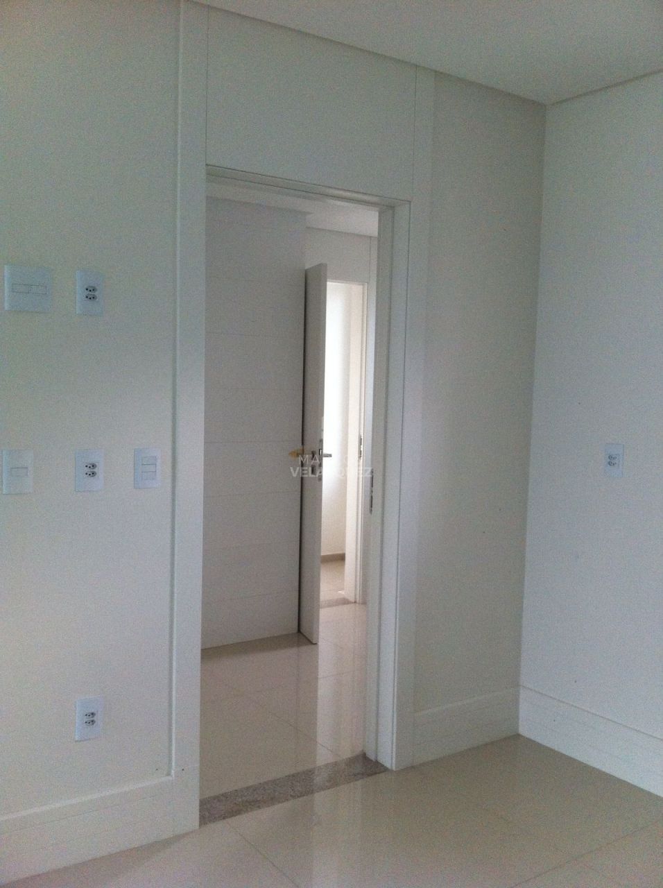 Apartamento à venda com 4 quartos, 161m² - Foto 3