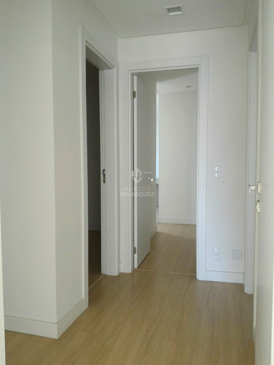 Apartamento à venda com 4 quartos, 138m² - Foto 8