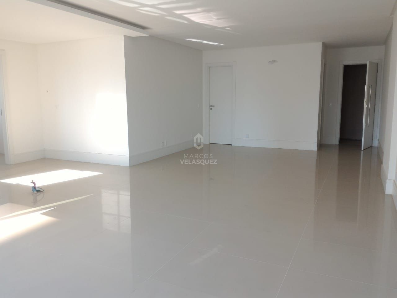 Apartamento à venda com 4 quartos, 138m² - Foto 6