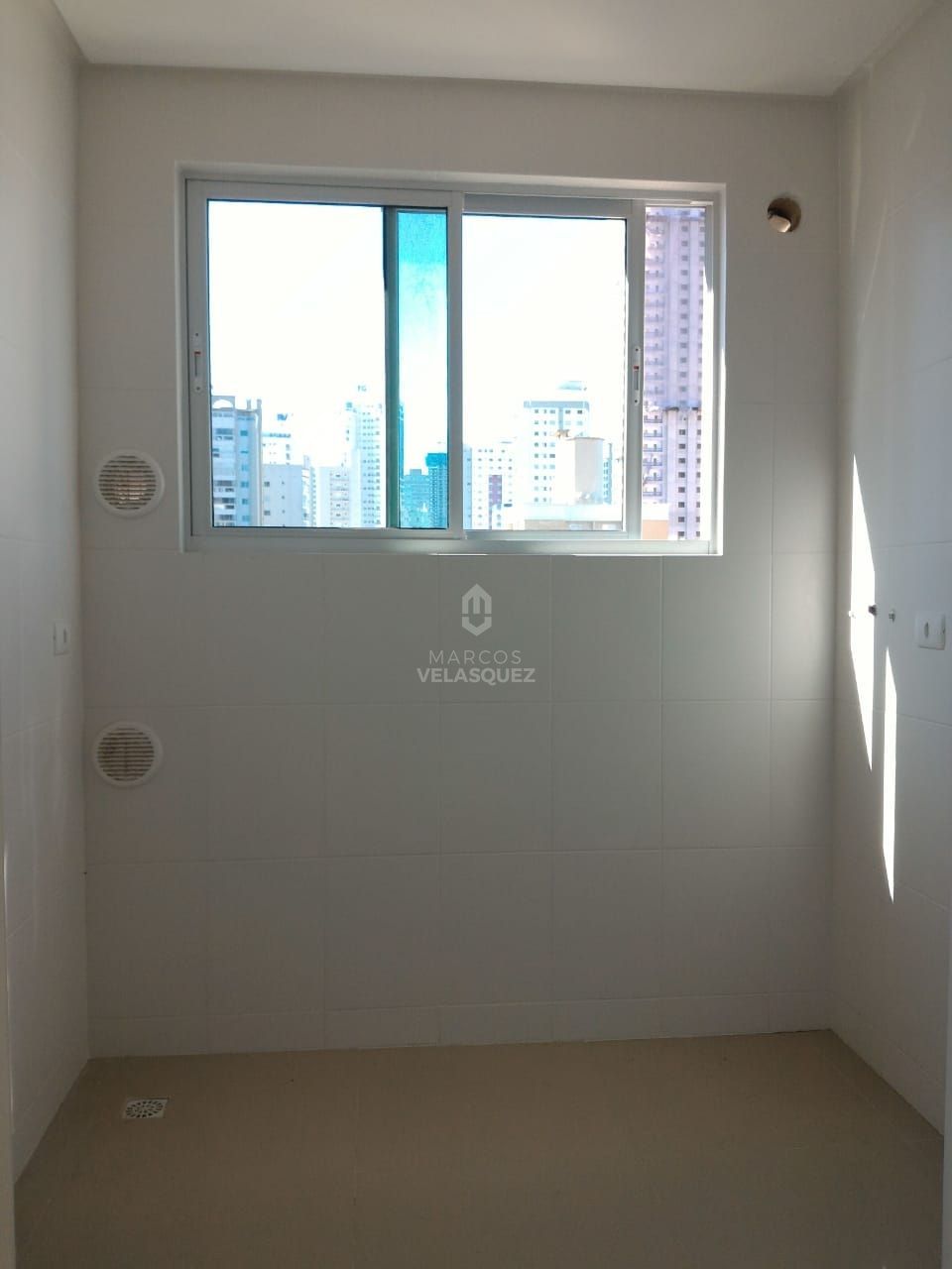 Apartamento à venda com 4 quartos, 138m² - Foto 5