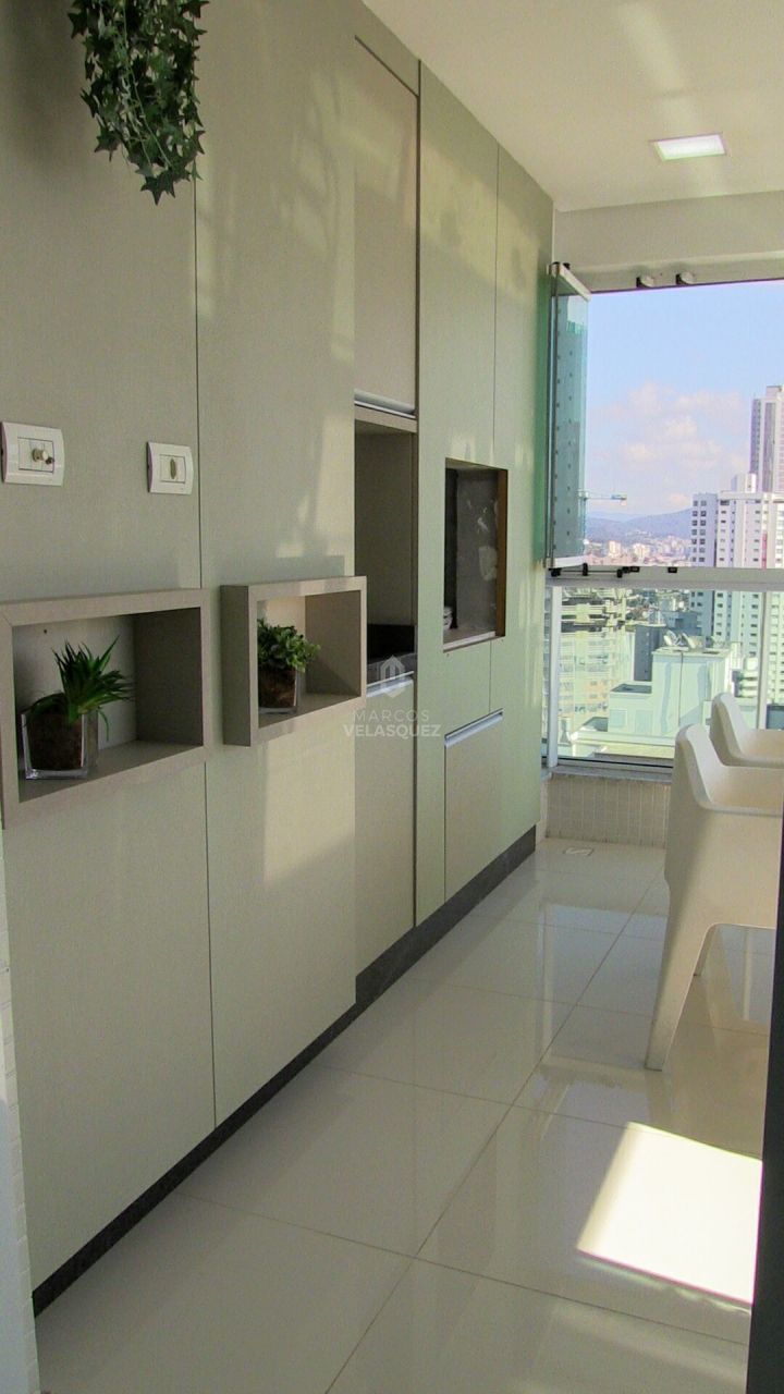 Apartamento à venda com 3 quartos, 152m² - Foto 9