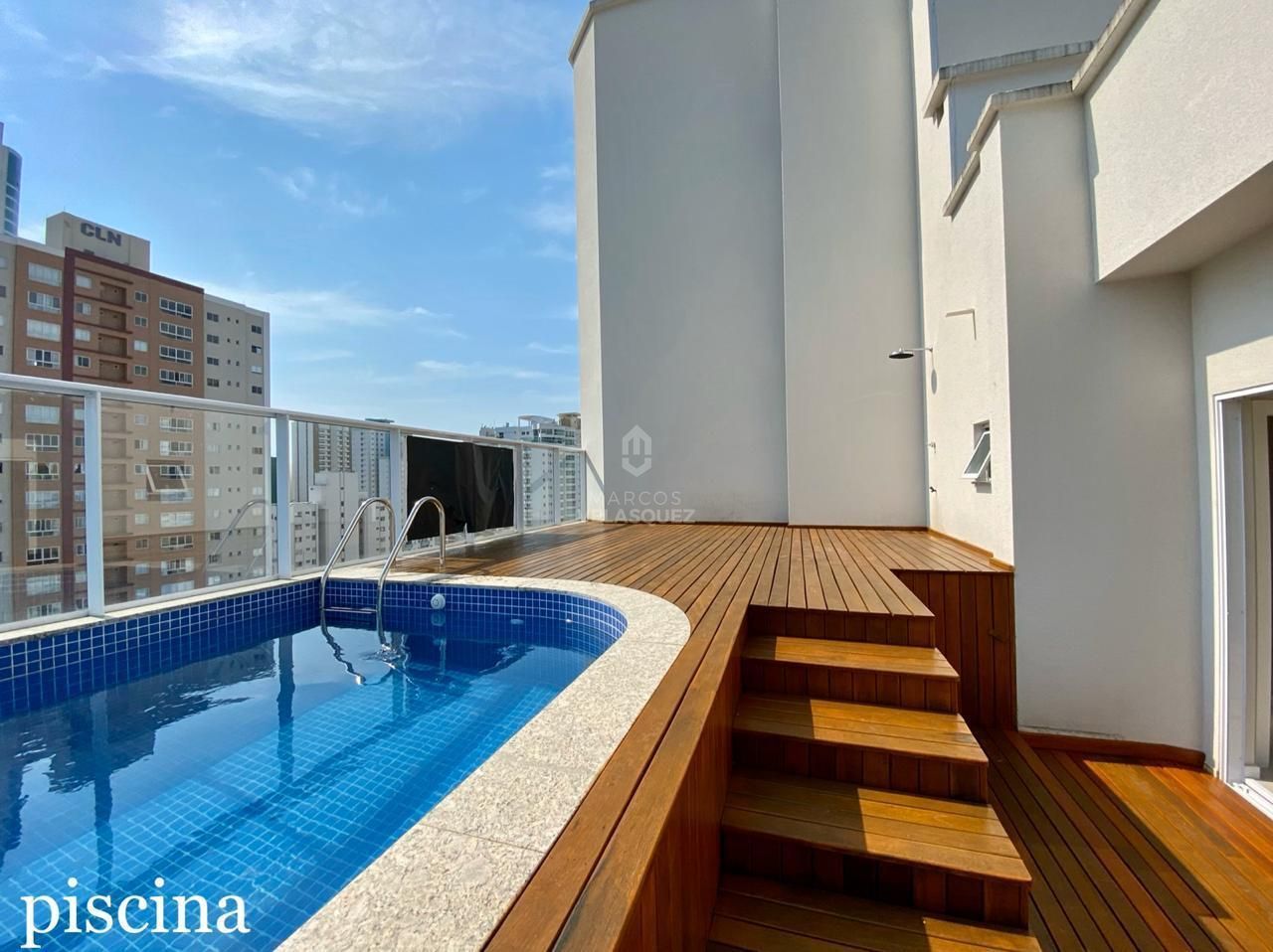 Cobertura à venda com 4 quartos, 240m² - Foto 8