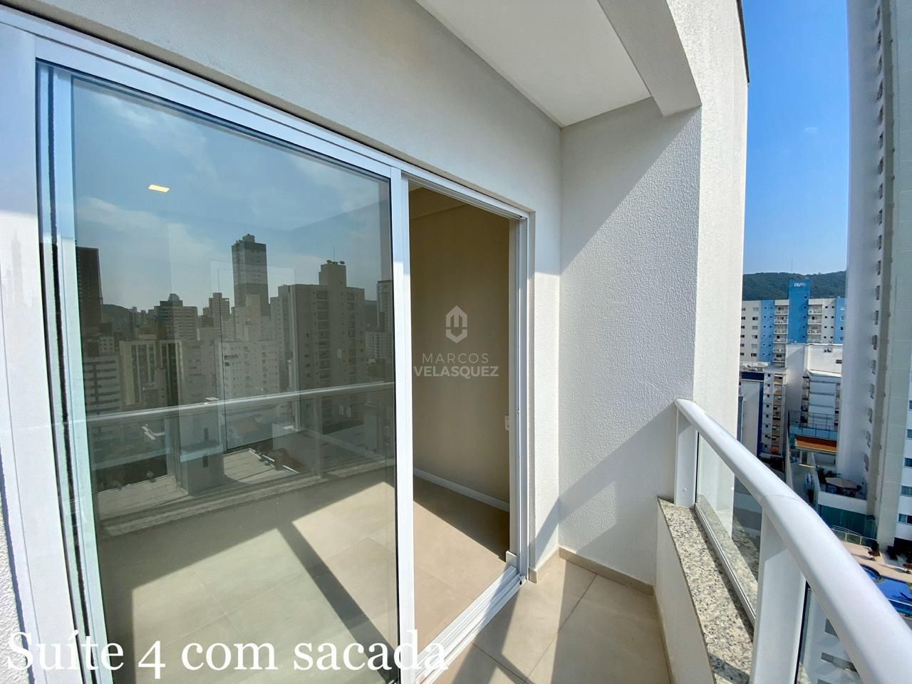 Cobertura à venda com 4 quartos, 240m² - Foto 27