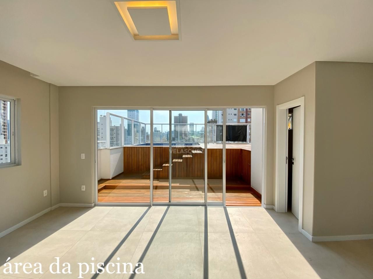 Cobertura à venda com 4 quartos, 240m² - Foto 5