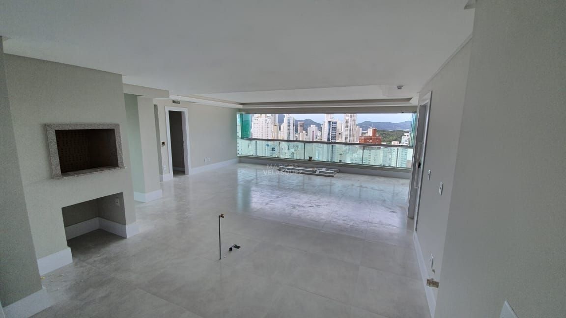 Cobertura à venda com 4 quartos, 260m² - Foto 4