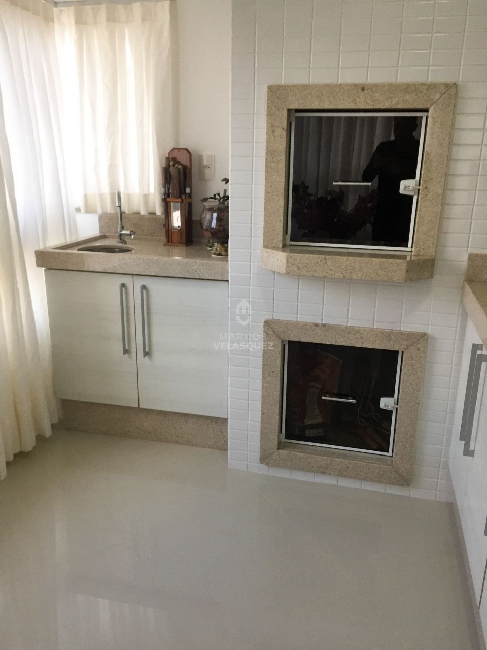 Apartamento à venda com 3 quartos, 130m² - Foto 4