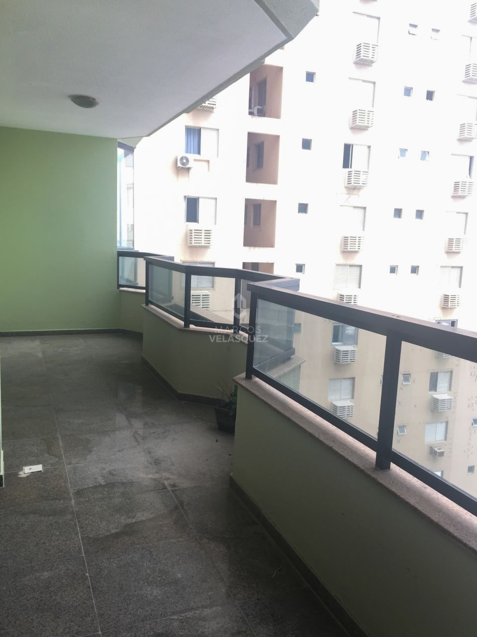 Apartamento à venda com 3 quartos, 190m² - Foto 4