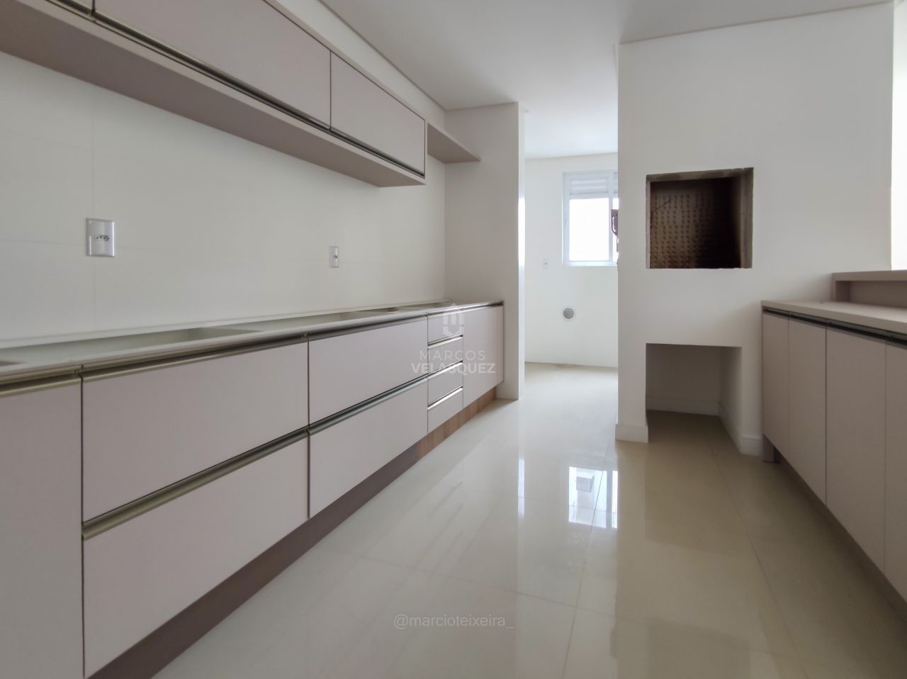 Apartamento à venda com 3 quartos, 133m² - Foto 6