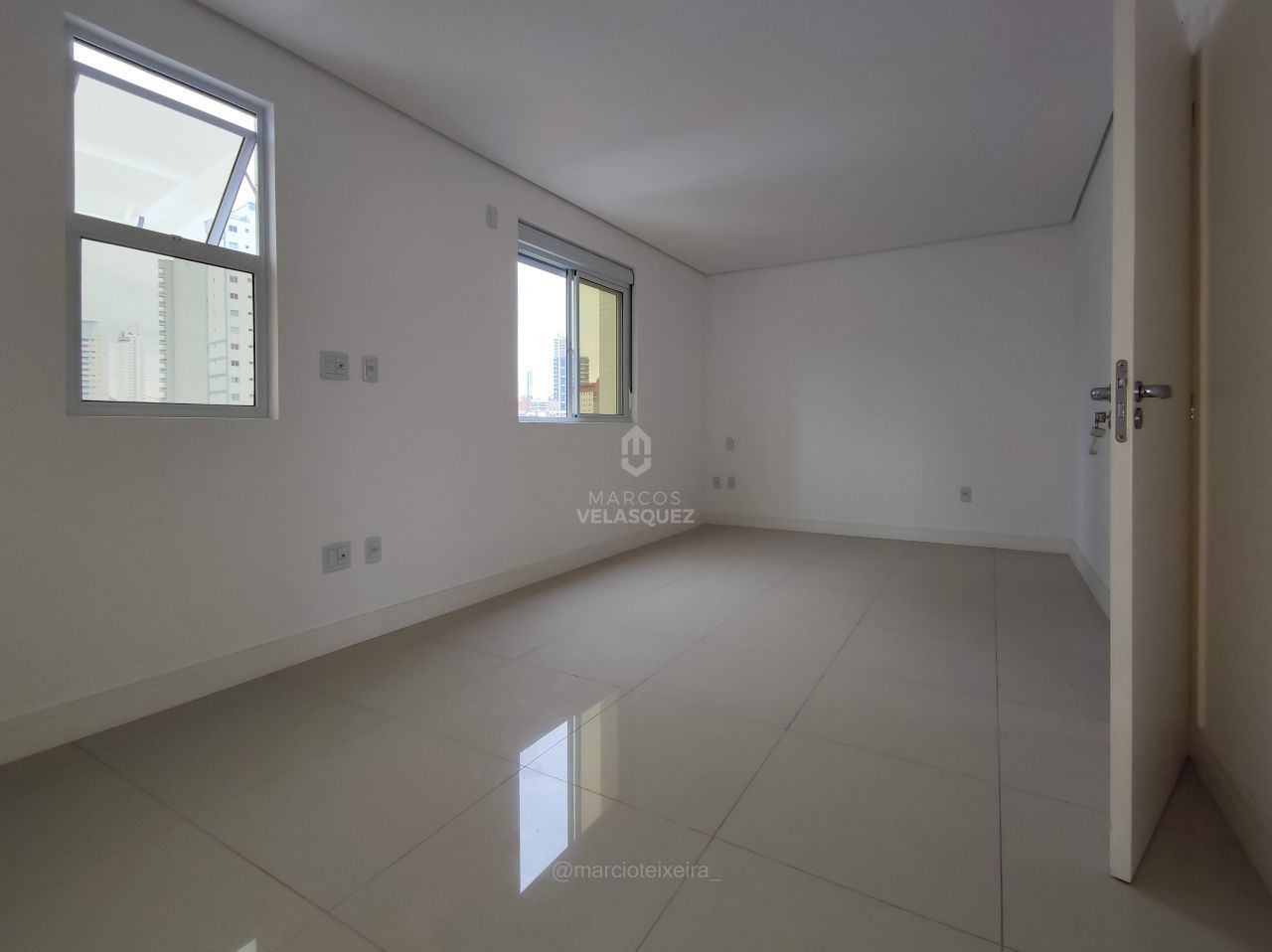 Apartamento à venda com 3 quartos, 129m² - Foto 13