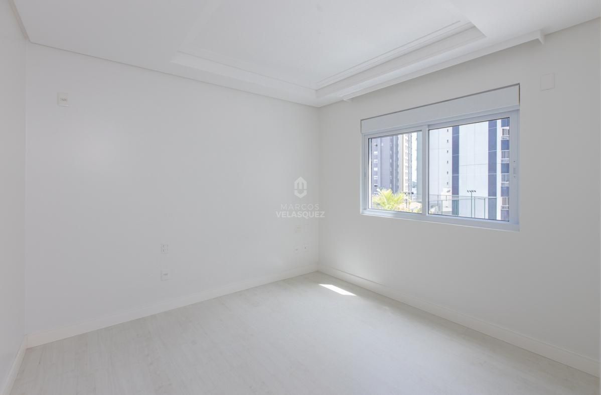 Apartamento à venda com 3 quartos, 193m² - Foto 28