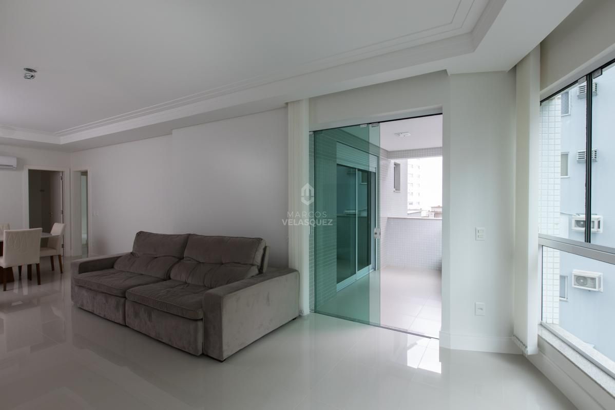 Apartamento à venda com 3 quartos, 193m² - Foto 9