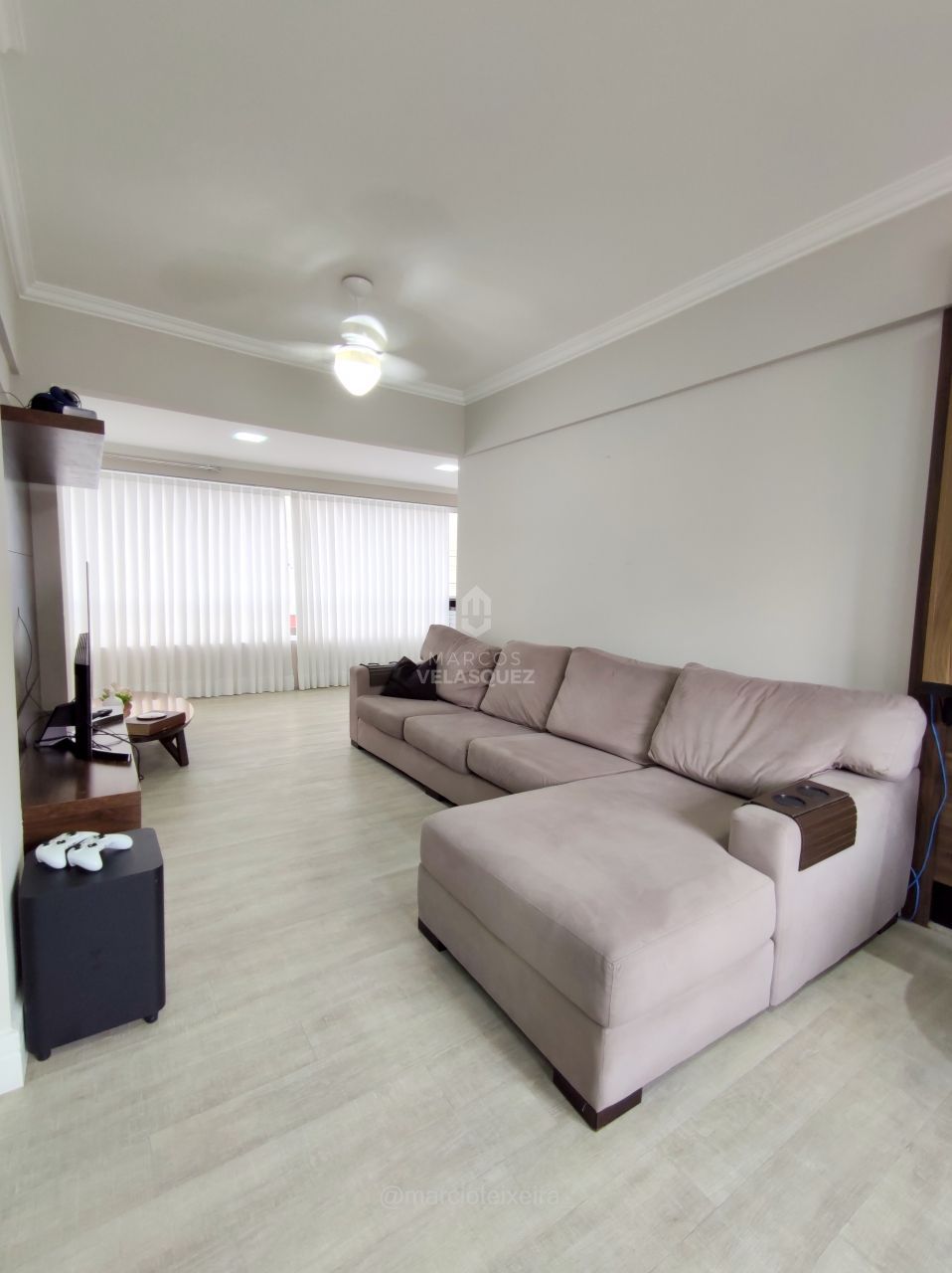 Apartamento à venda com 3 quartos, 118m² - Foto 1