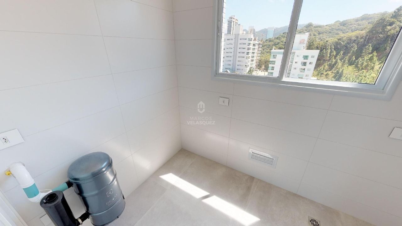 Apartamento à venda com 3 quartos, 196m² - Foto 10