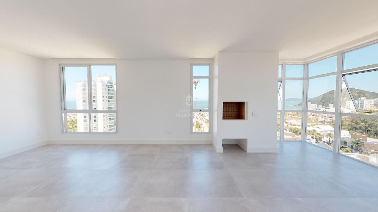 Apartamento à venda com 3 quartos, 196m² - Foto 2