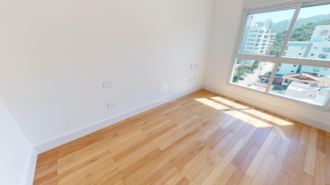 Apartamento à venda com 3 quartos, 196m² - Foto 14