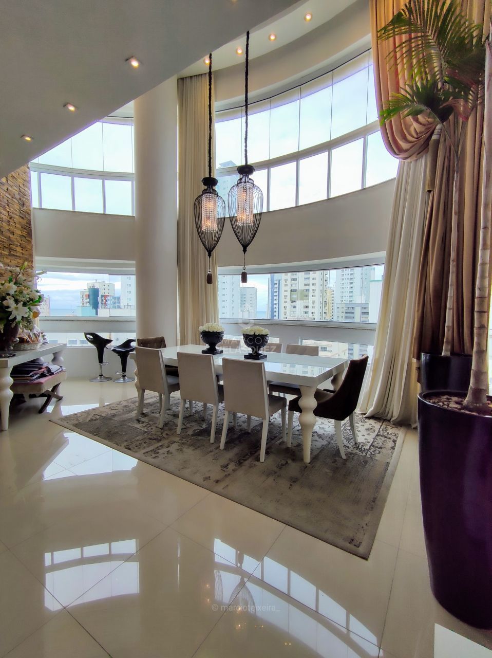 Cobertura, 3 quartos, 200 m² - Foto 1