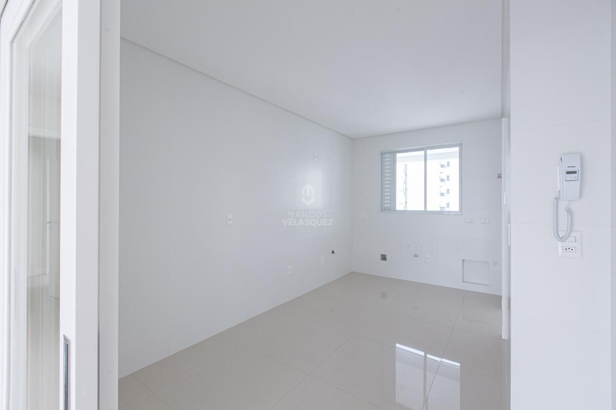 Apartamento à venda com 4 quartos, 167m² - Foto 12