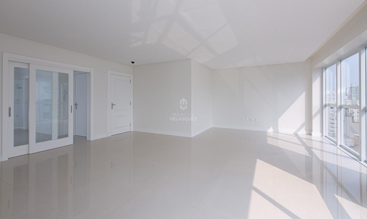 Apartamento à venda com 4 quartos, 167m² - Foto 4