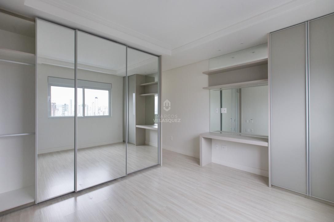 Apartamento à venda com 3 quartos, 142m² - Foto 31