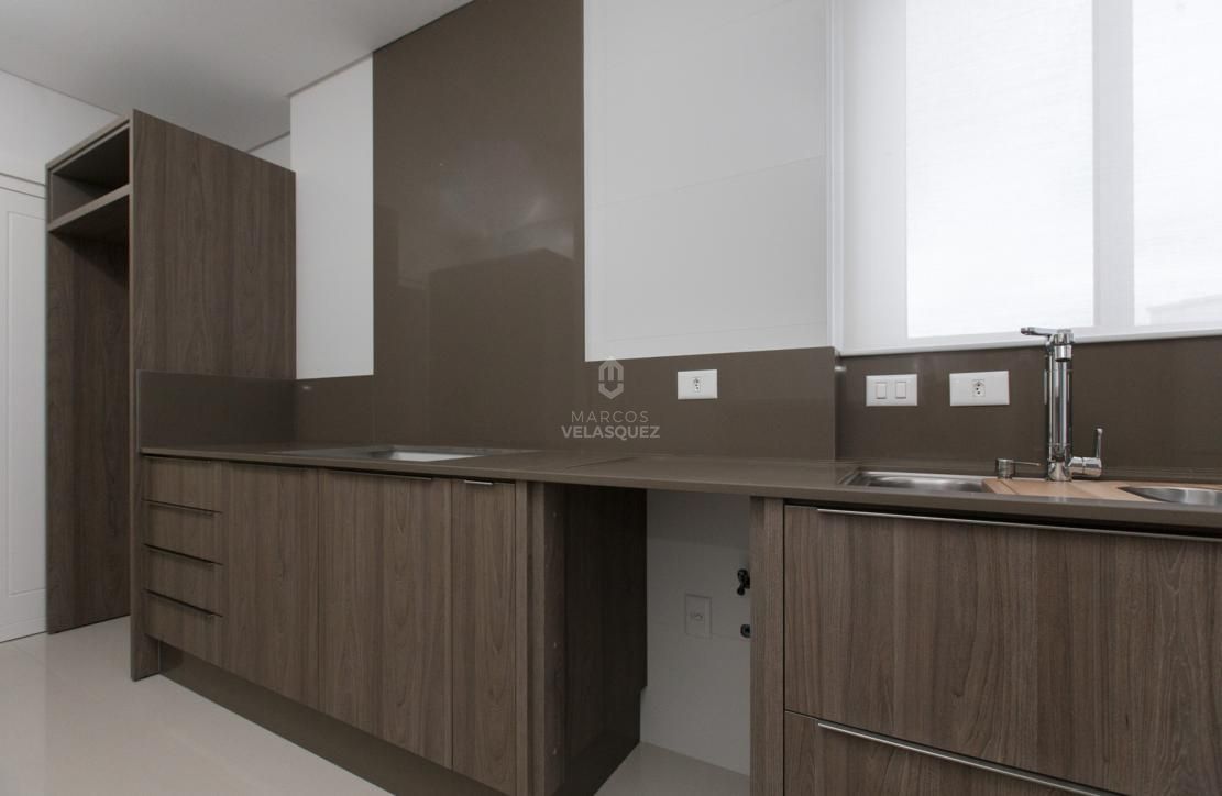 Apartamento à venda com 3 quartos, 142m² - Foto 13