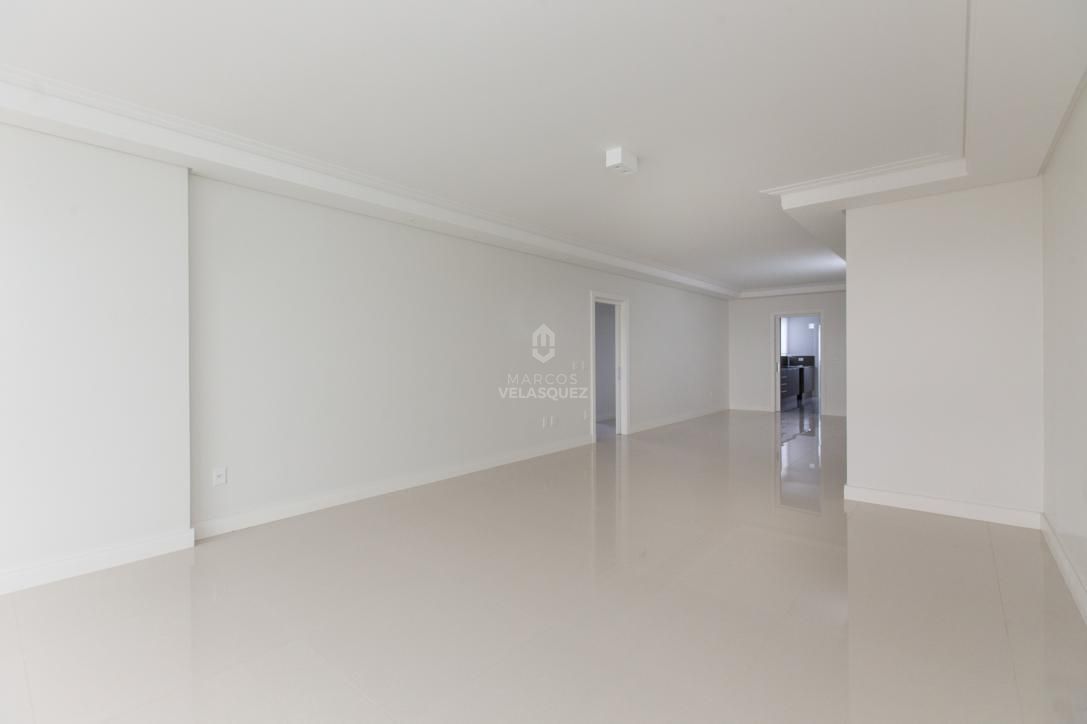 Apartamento à venda com 3 quartos, 142m² - Foto 8