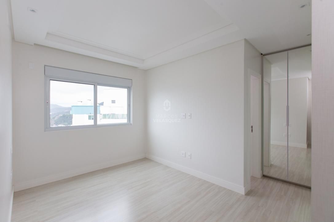 Apartamento à venda com 3 quartos, 142m² - Foto 23