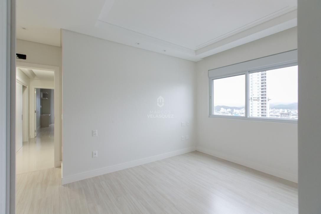 Apartamento à venda com 3 quartos, 142m² - Foto 19