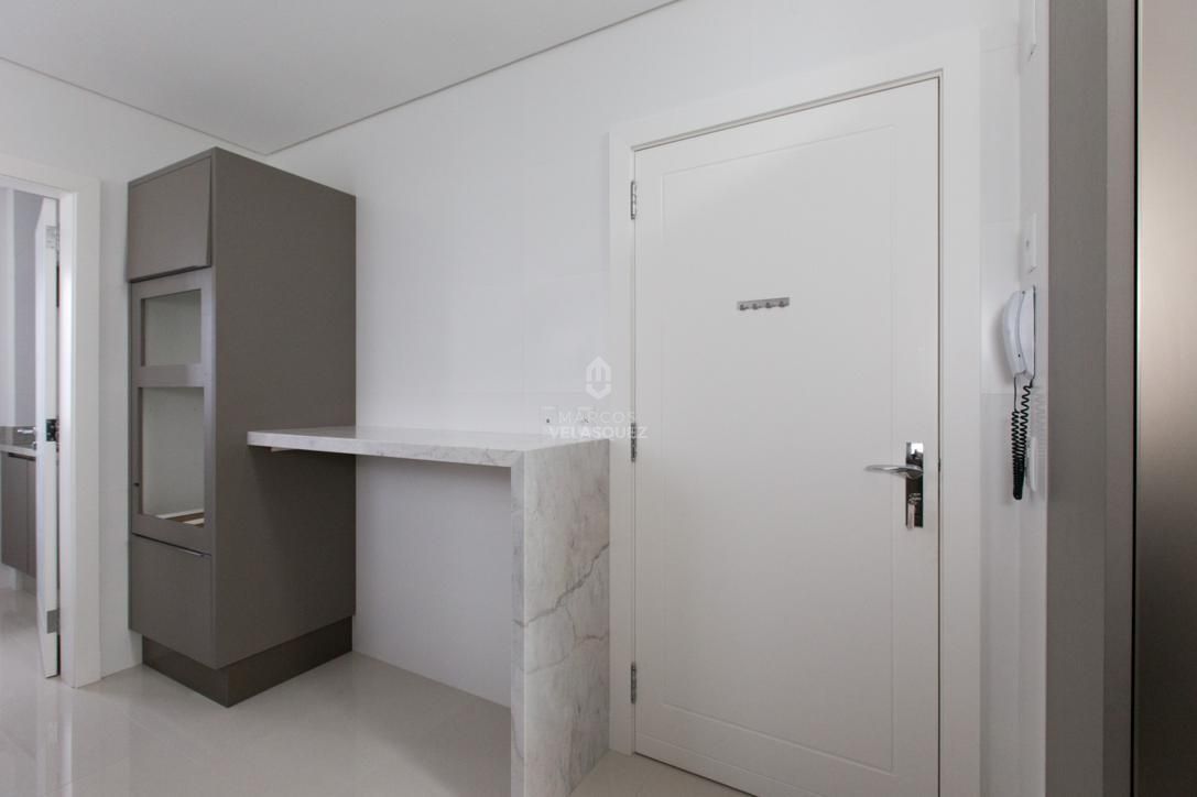 Apartamento à venda com 3 quartos, 142m² - Foto 18