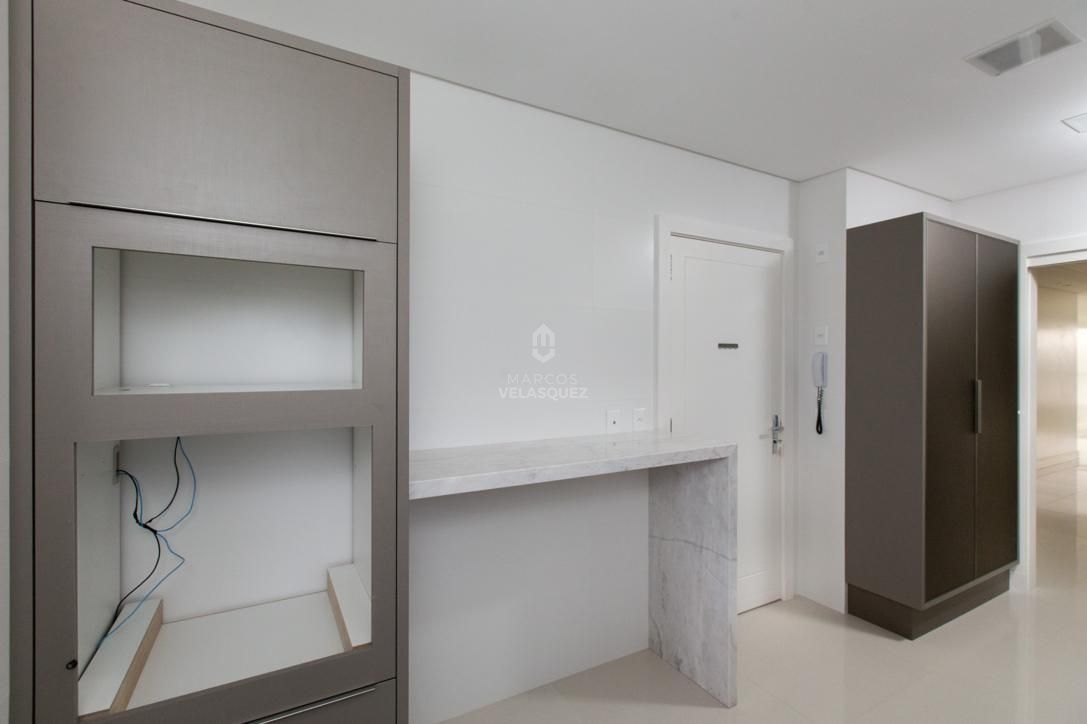 Apartamento à venda com 3 quartos, 142m² - Foto 17