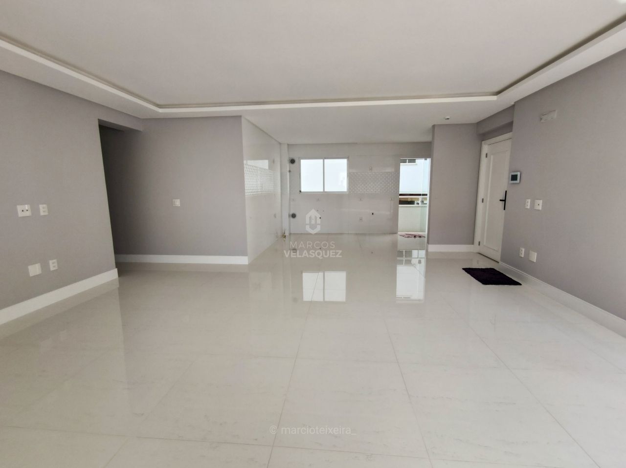 Apartamento à venda com 3 quartos, 136m² - Foto 9