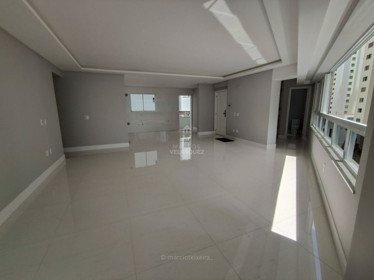 Apartamento à venda com 3 quartos, 136m² - Foto 8