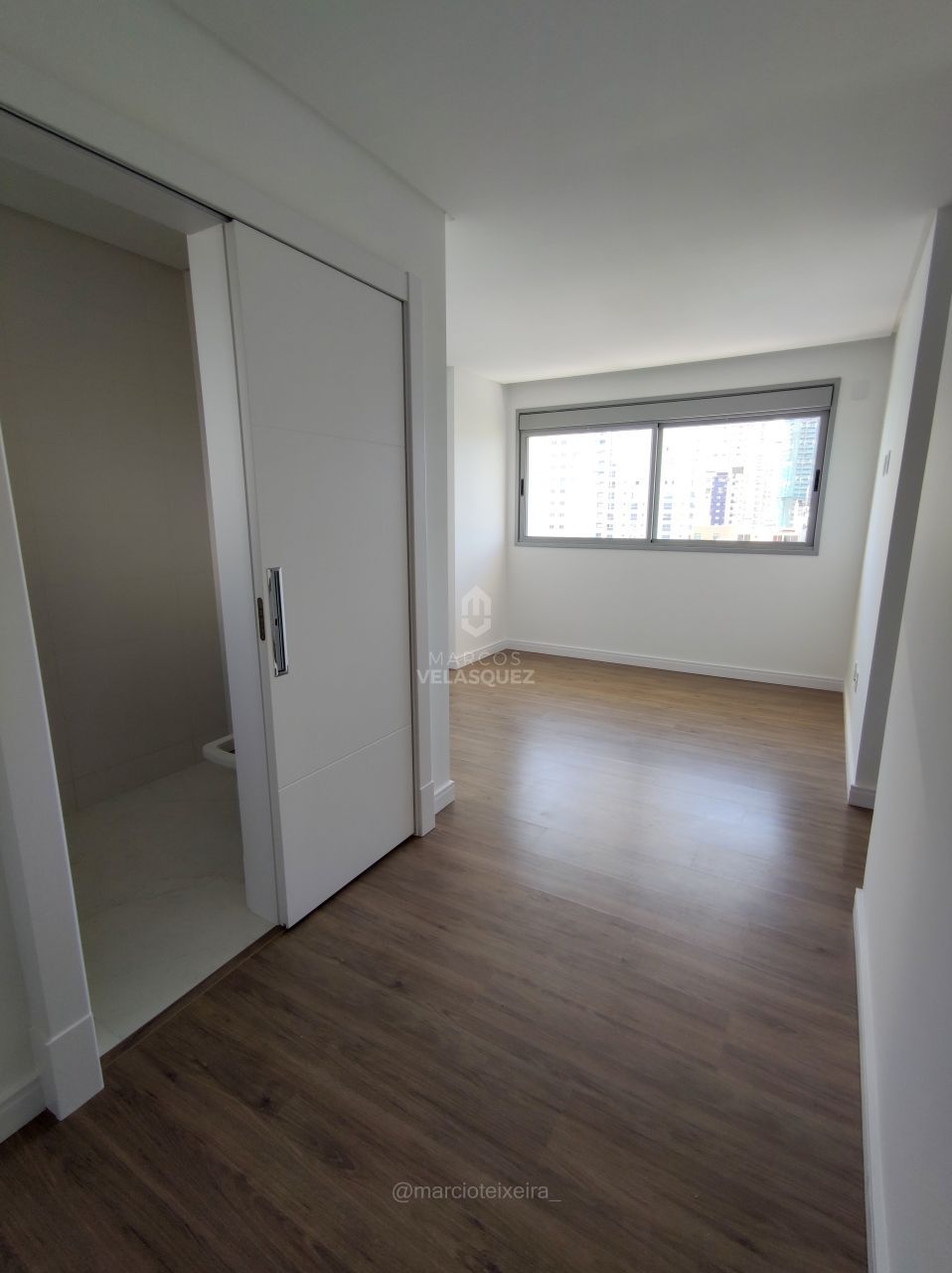 Apartamento à venda com 4 quartos, 155m² - Foto 32