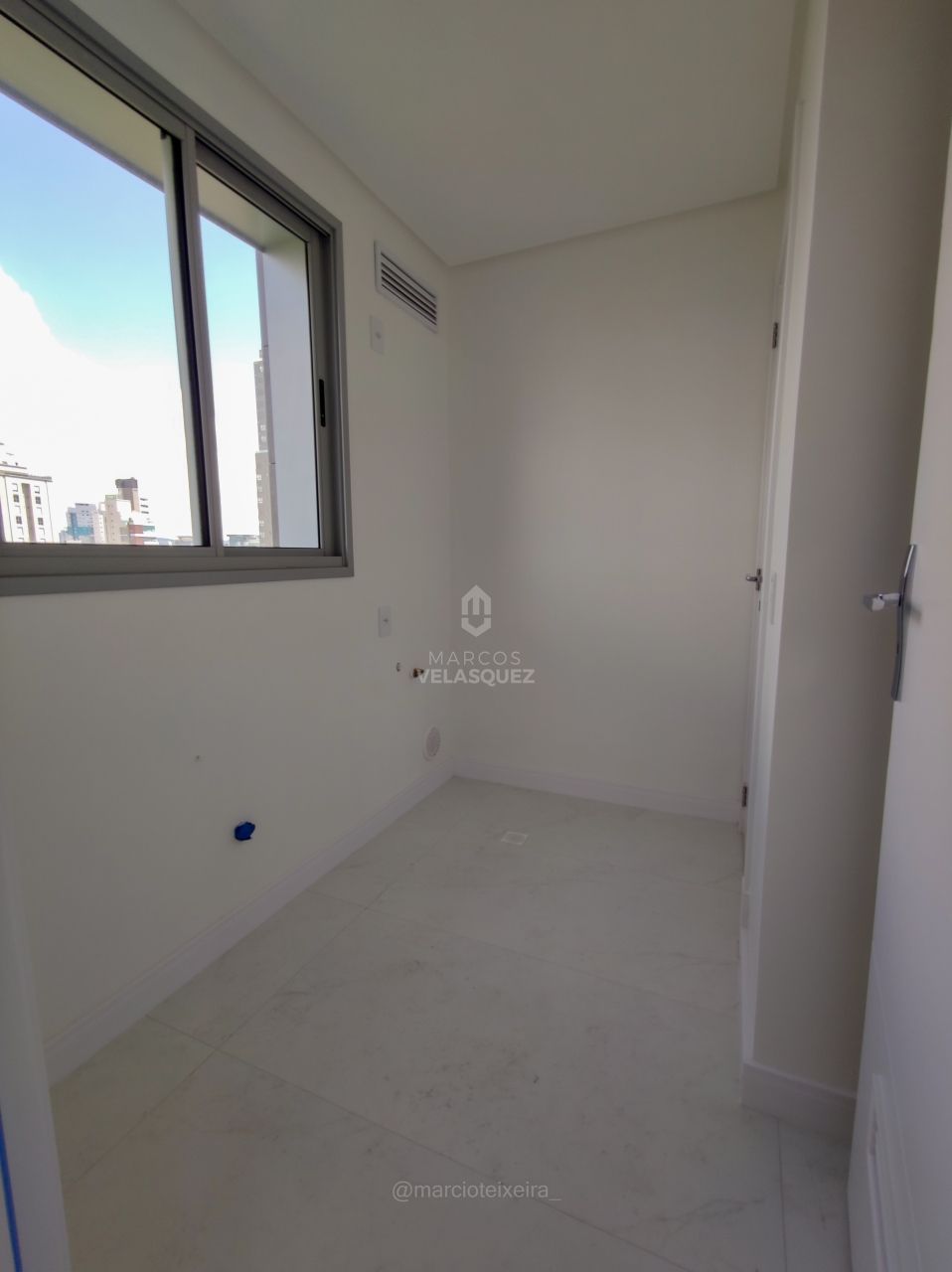 Apartamento à venda com 4 quartos, 155m² - Foto 15