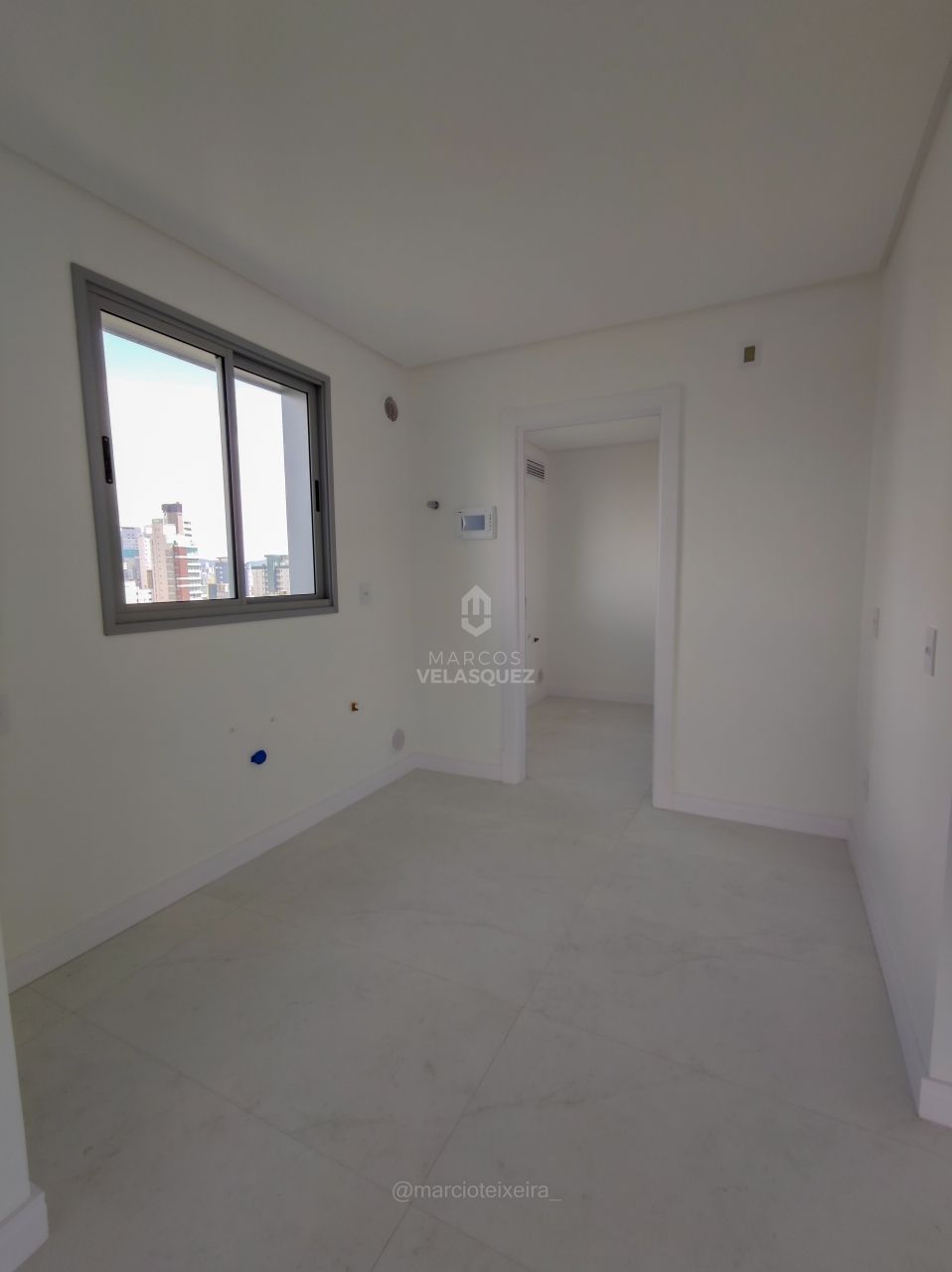 Apartamento à venda com 4 quartos, 155m² - Foto 17