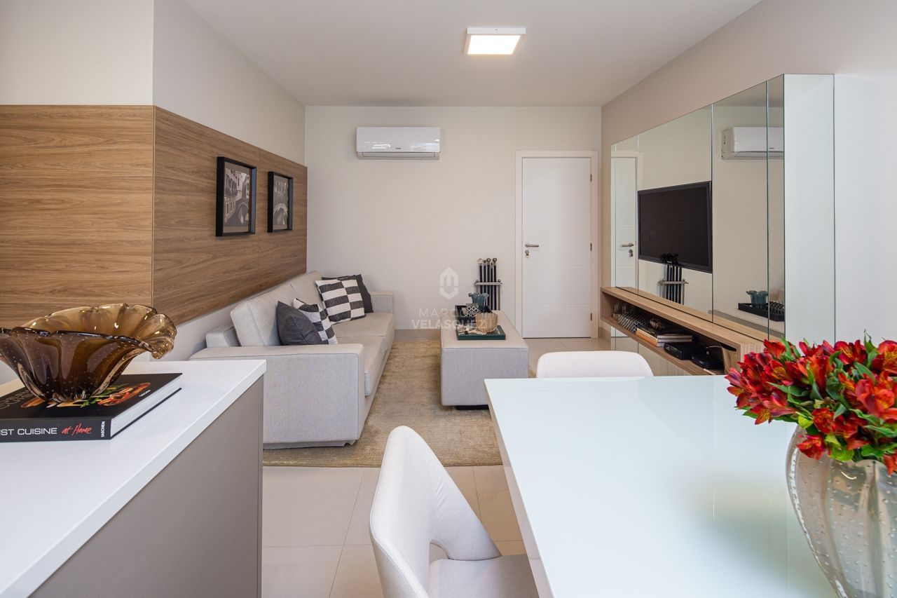 Apartamento à venda com 2 quartos, 64m² - Foto 2