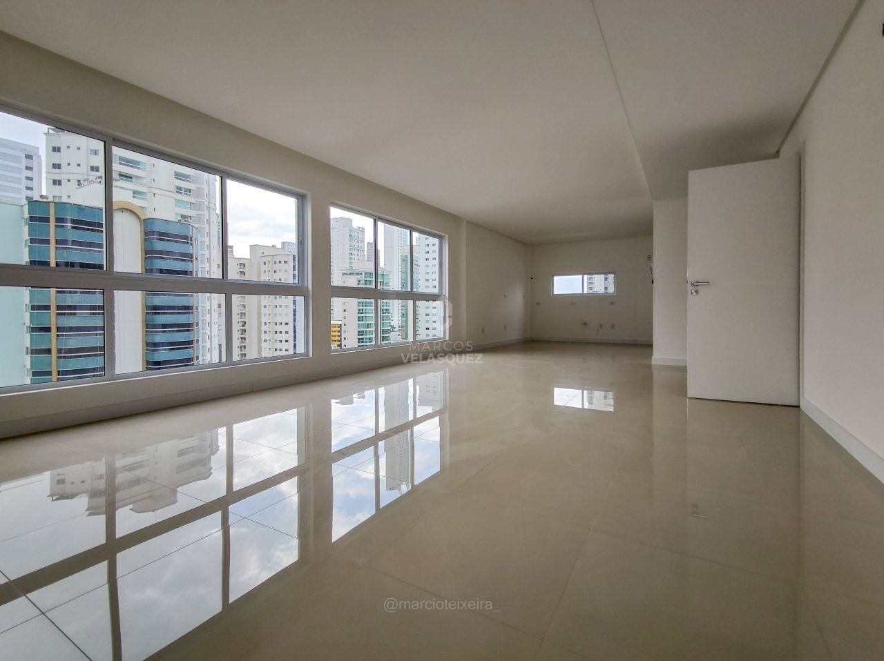 Cobertura, 3 quartos, 208 m² - Foto 1