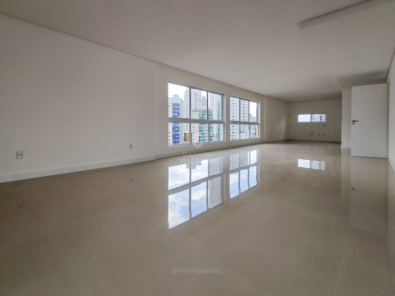 Cobertura à venda com 3 quartos, 208m² - Foto 4