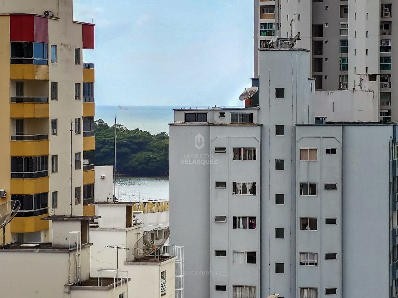 Cobertura, 3 quartos, 208 m² - Foto 2