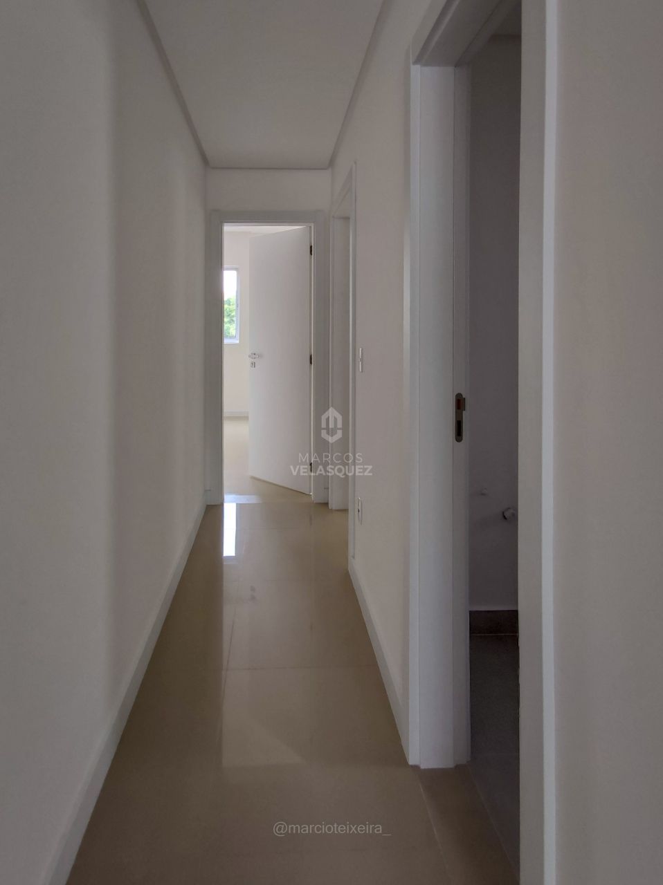 Apartamento à venda com 3 quartos, 97m² - Foto 11