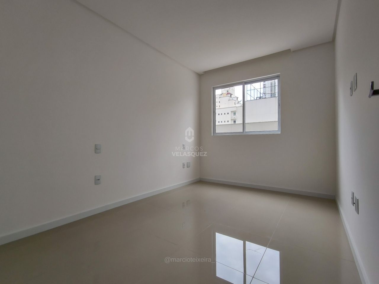 Apartamento à venda com 3 quartos, 208m² - Foto 17