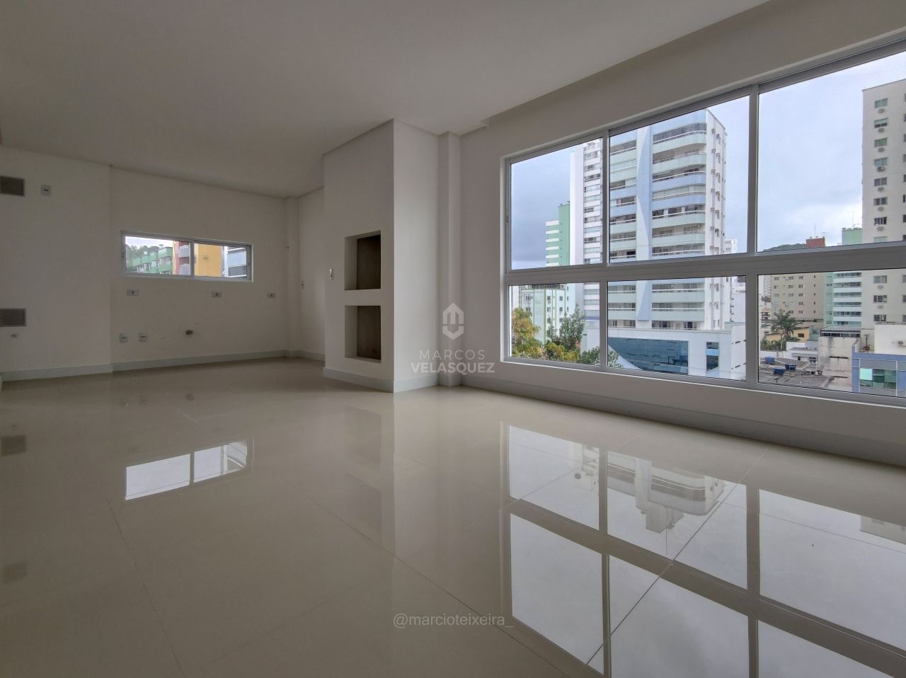 Apartamento à venda com 3 quartos, 97m² - Foto 1