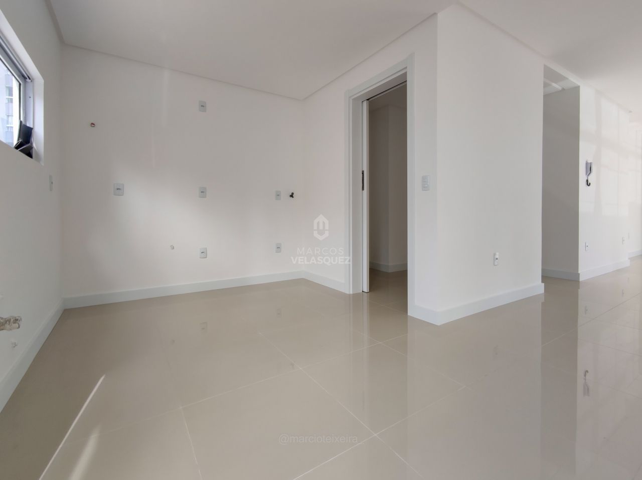 Apartamento à venda com 3 quartos, 208m² - Foto 11