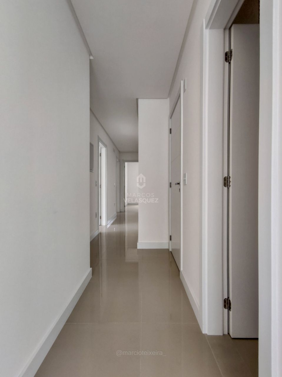 Apartamento à venda com 3 quartos, 208m² - Foto 16