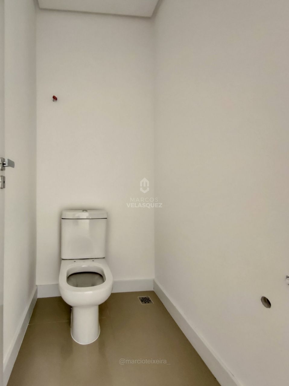 Apartamento à venda com 3 quartos, 208m² - Foto 15