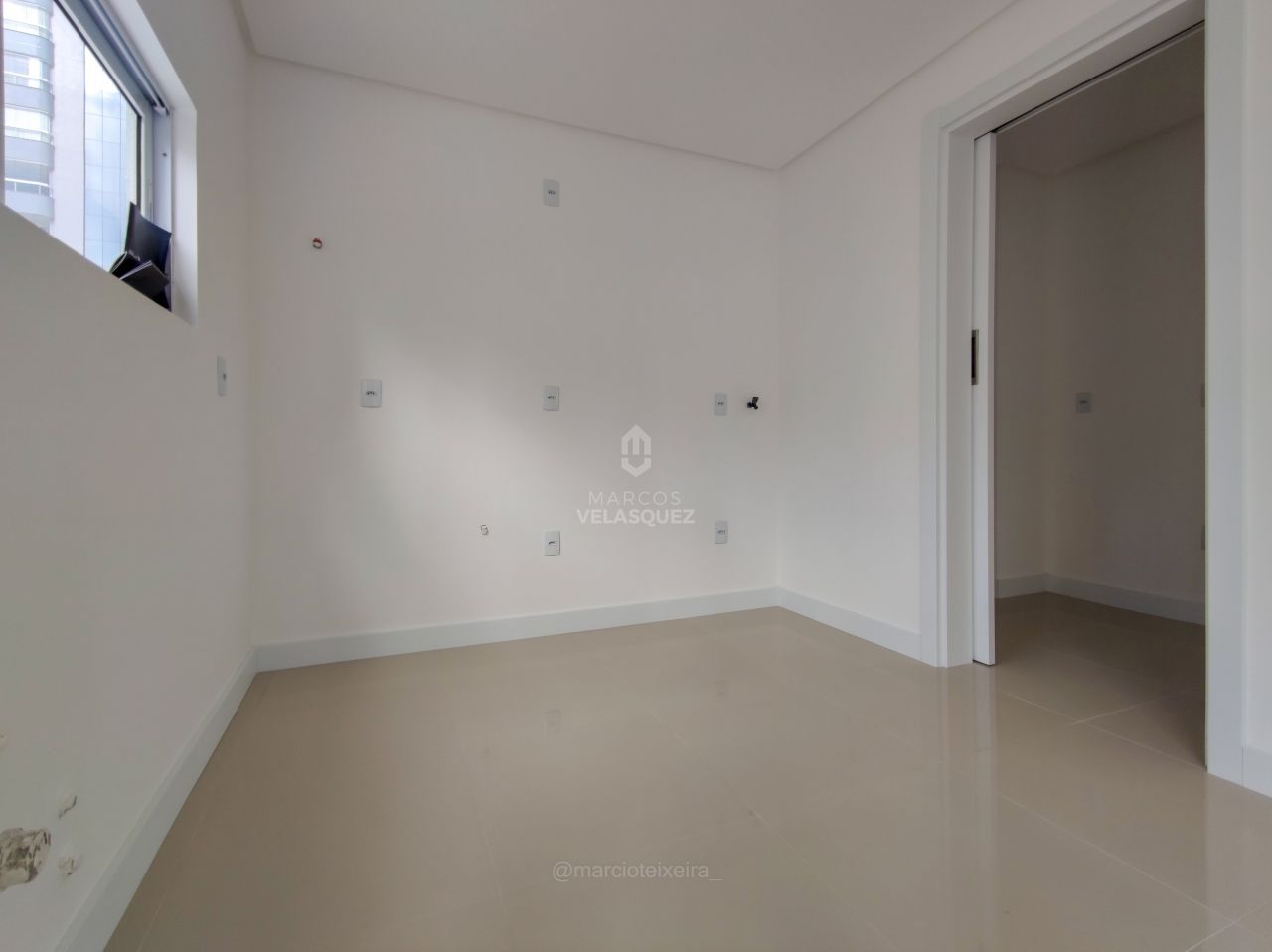 Apartamento à venda com 3 quartos, 208m² - Foto 13