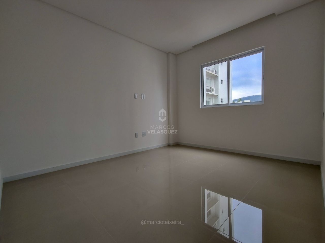 Apartamento à venda com 3 quartos, 97m² - Foto 15